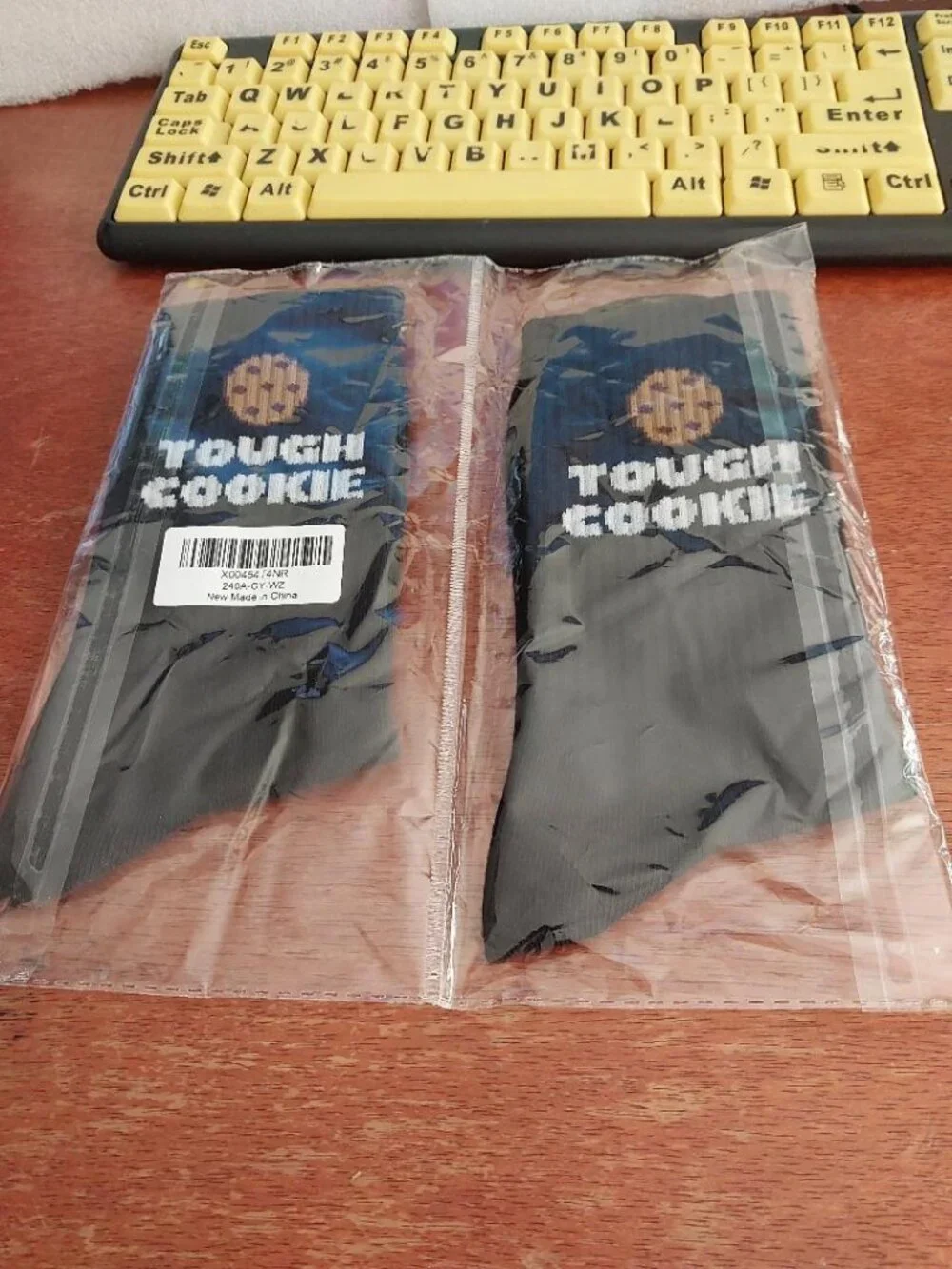 NEW BAG ! 1 Pair Tought Cookie Active Crew Socks Black